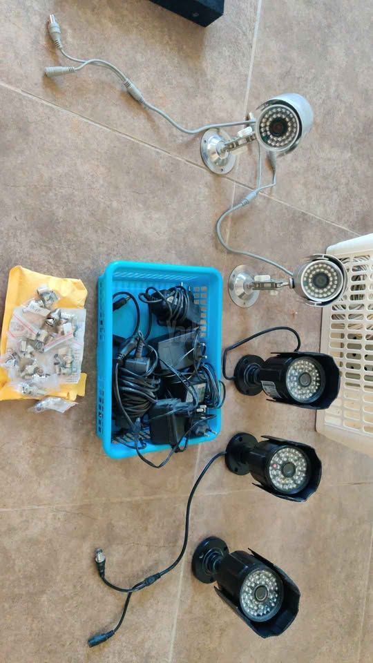 DVR + 7 מצלמות