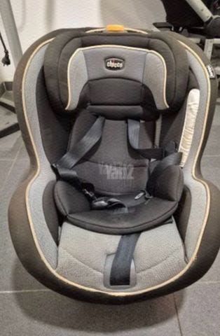 כיסא בטיחות chicco