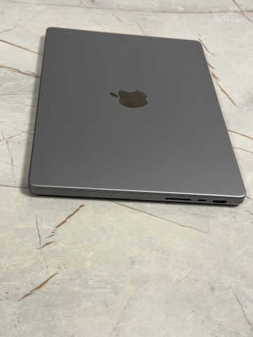 MacBook Pro 14 M2
