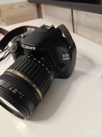 Canon 1200 d and lens