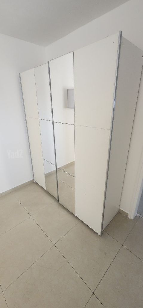 ארון הזזה