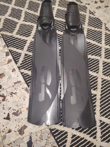 סנפירי C4 Predator לצלילה