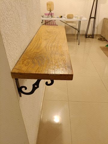 מדף בוצ'ר עץ