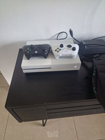 Xbox one s ו2 שלטים חדשים