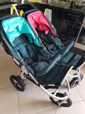 עגלת תאומים