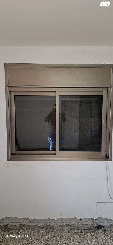 חלונות עם תריס