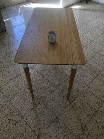 שולחן במבוק