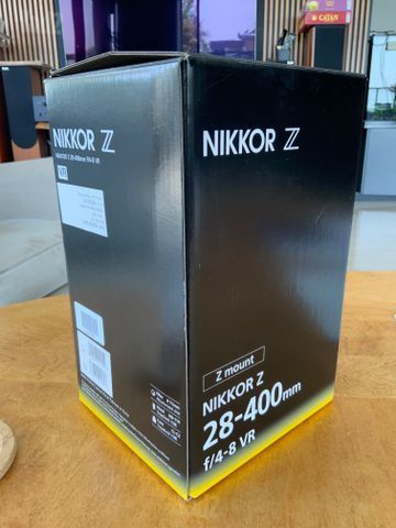עדשה ניקון 28-400