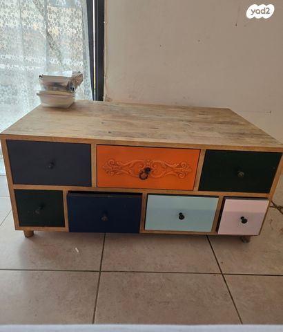 שולחן עץ מלא