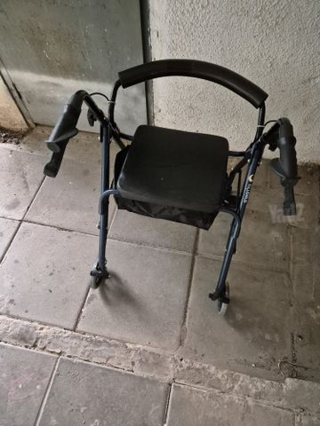כיסא גלגלים