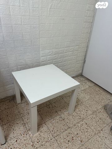 שולחן קטן