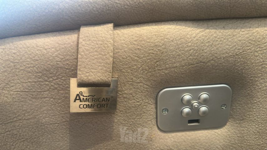 סלון של American-comfort