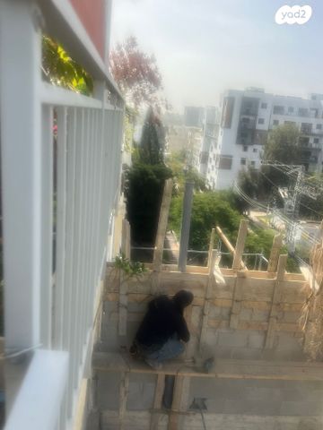 מעקה למרפסת