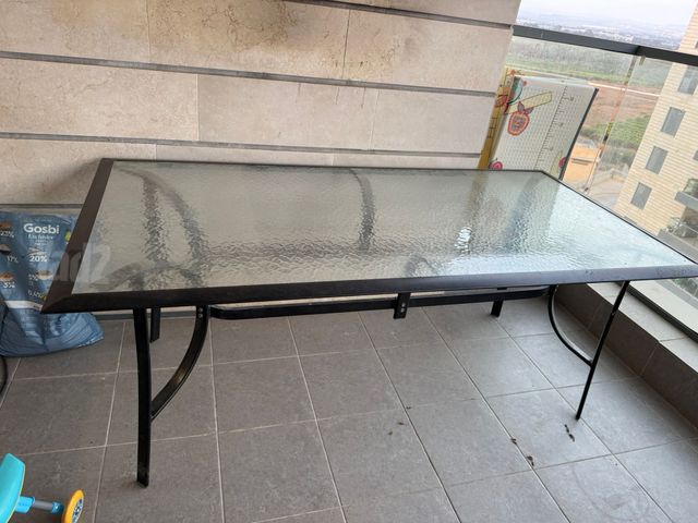 למכירה !