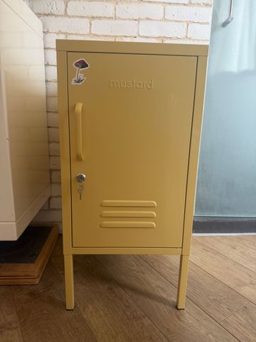 ארונית Mustard Made Shorty