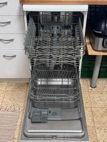 מדיח צר