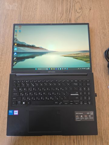 Asus Vivobook 16