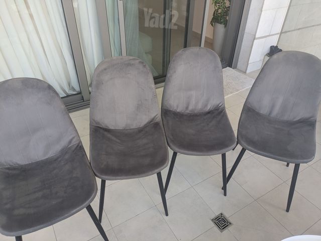 שולחן
