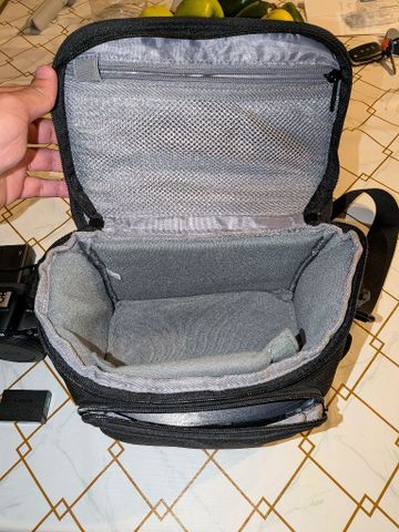 מצלמת canon r100