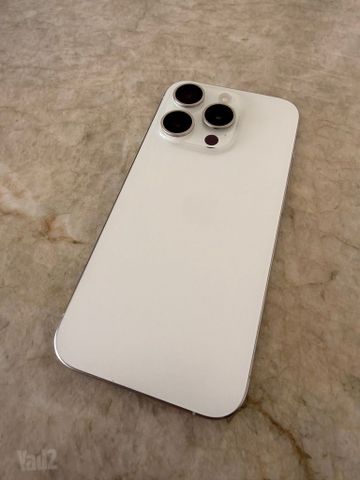 Iphone 15 pro 512 לבן כמו חדש