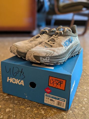 נעלי Hoka