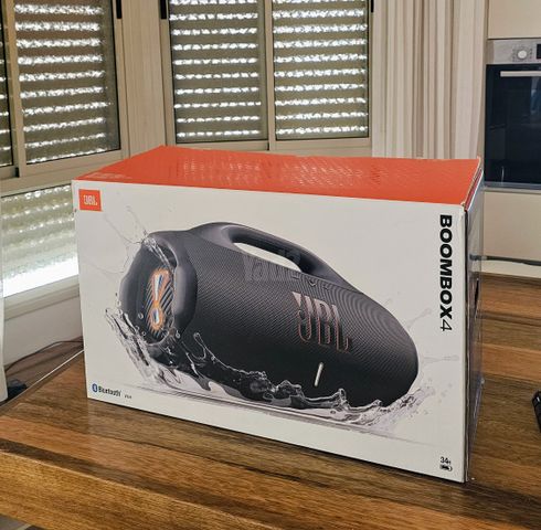 JBL Boombox 4