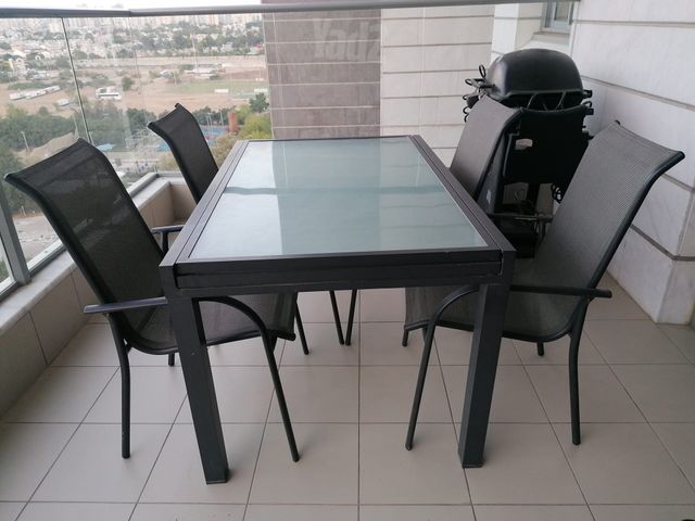 שולחן מרפסת