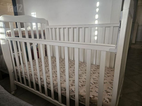 מיטת תינוק
