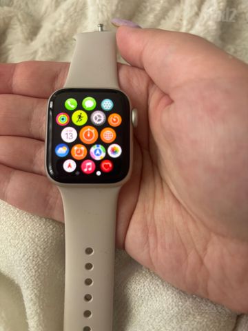 שעון Apple Watch SE (40mm)
