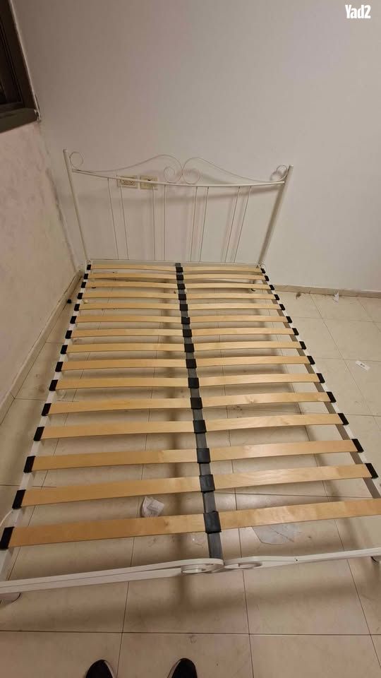 בסיס למיטה