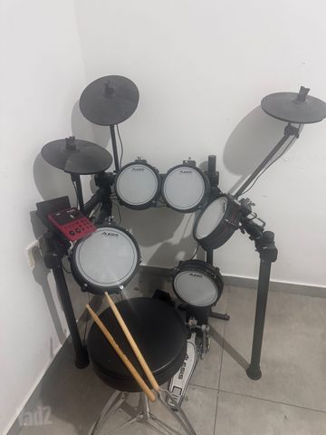 מערכת תופים alesis nitro pro