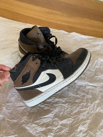 Nike - Air Jordan Force 1