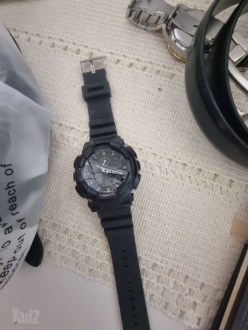 שעון יד G-Shock.