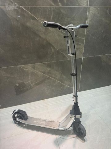 קורקינט גלובר