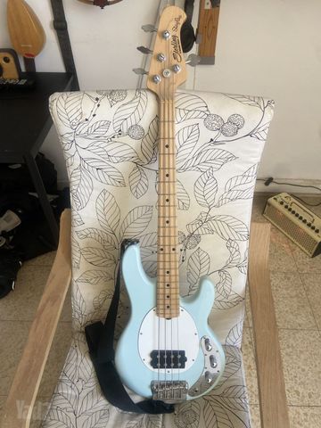 בס Sterling StingRay קצר