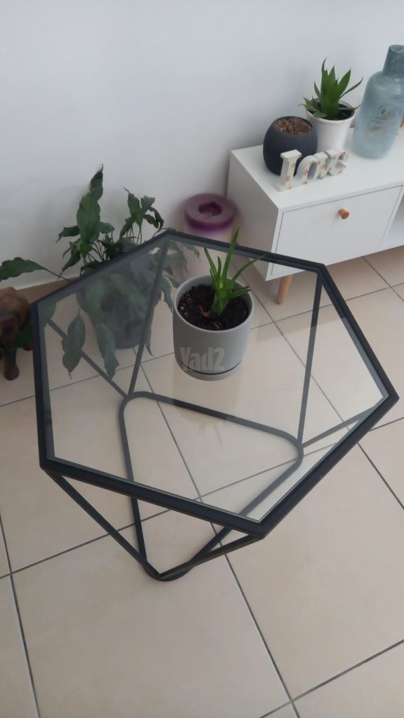 שולחן