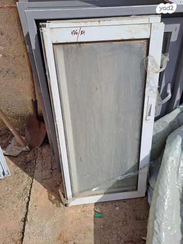 חלונות ותריסים