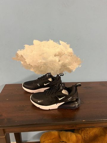 נעליים Women's Air Max 270