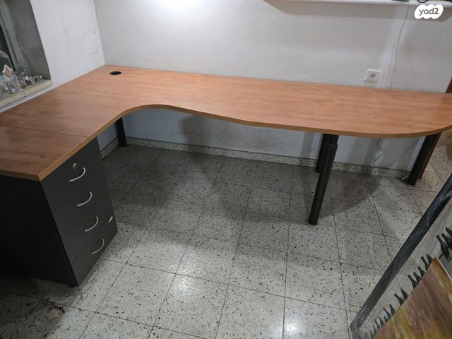 שולחן