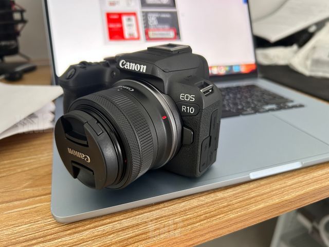 Canon R10 + RF 18-45mm