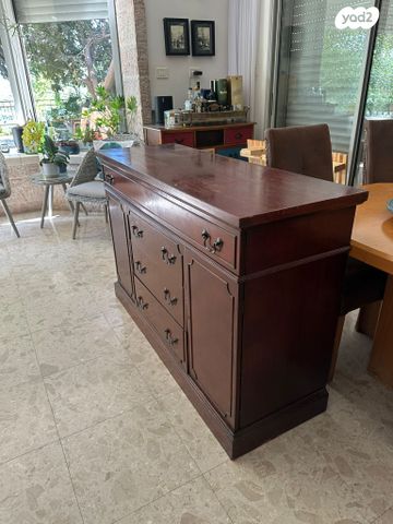 שידה מעץ מלא
