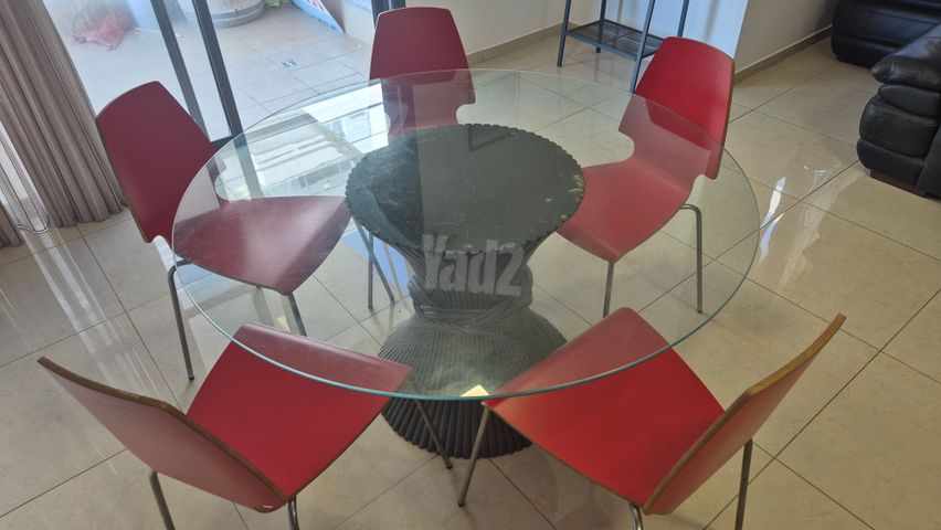 שולחן עגול