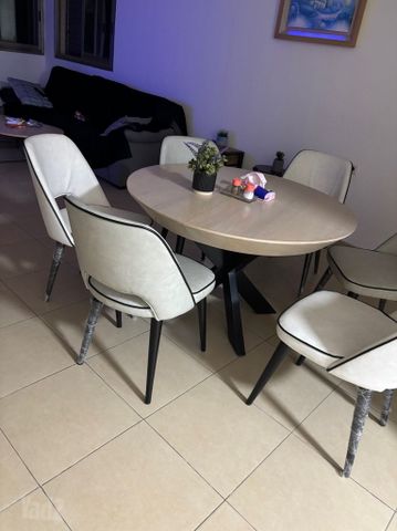 כיסאות