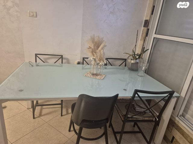 שולחן