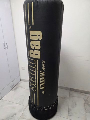 שק איגרוף עומד
