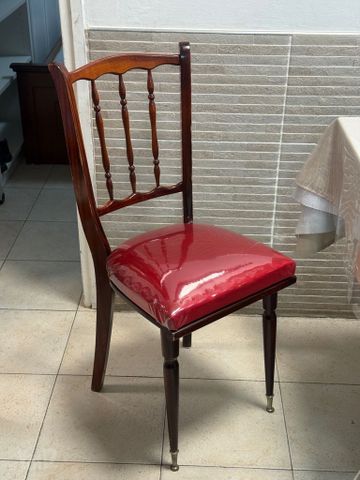 כיסאות