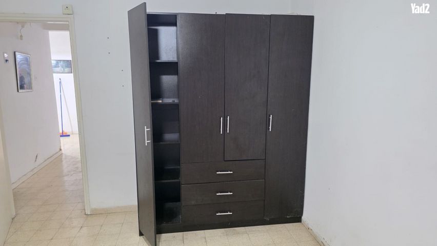 ארון בגדים