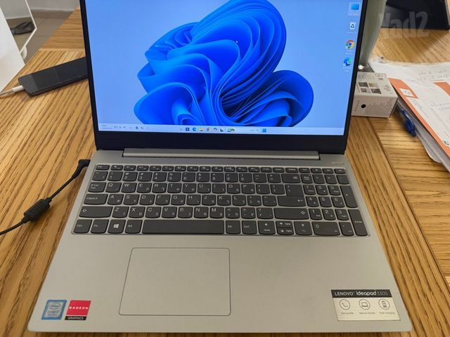 מחשב נייד LENOVO