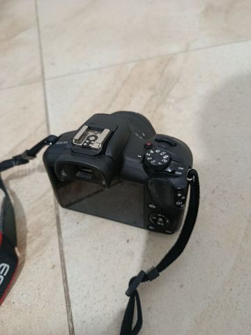 מצלמת canon r100
