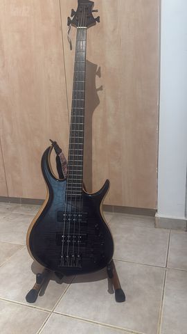 גיטרה בס Sire M7